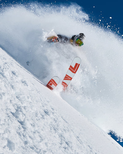 Freeride. Déjauger dans la neige profonde.