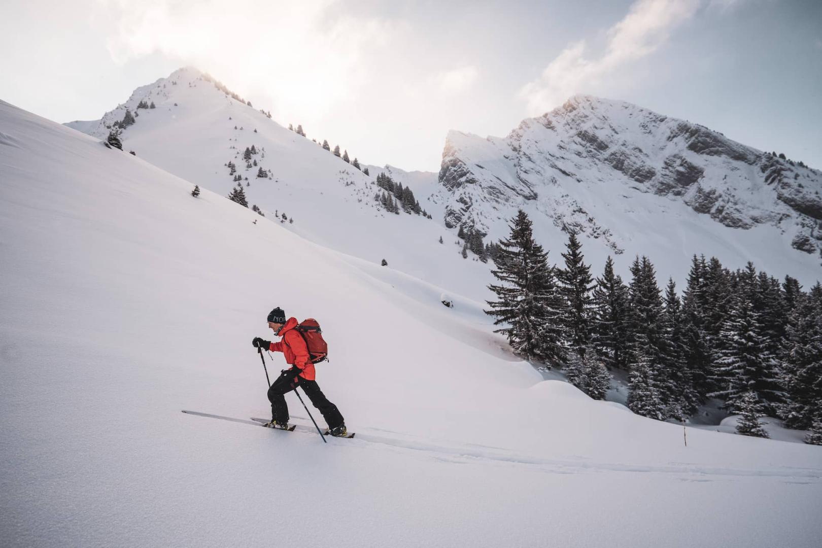 Comment attacher ses skis de randonnée sur son sac à dos ?